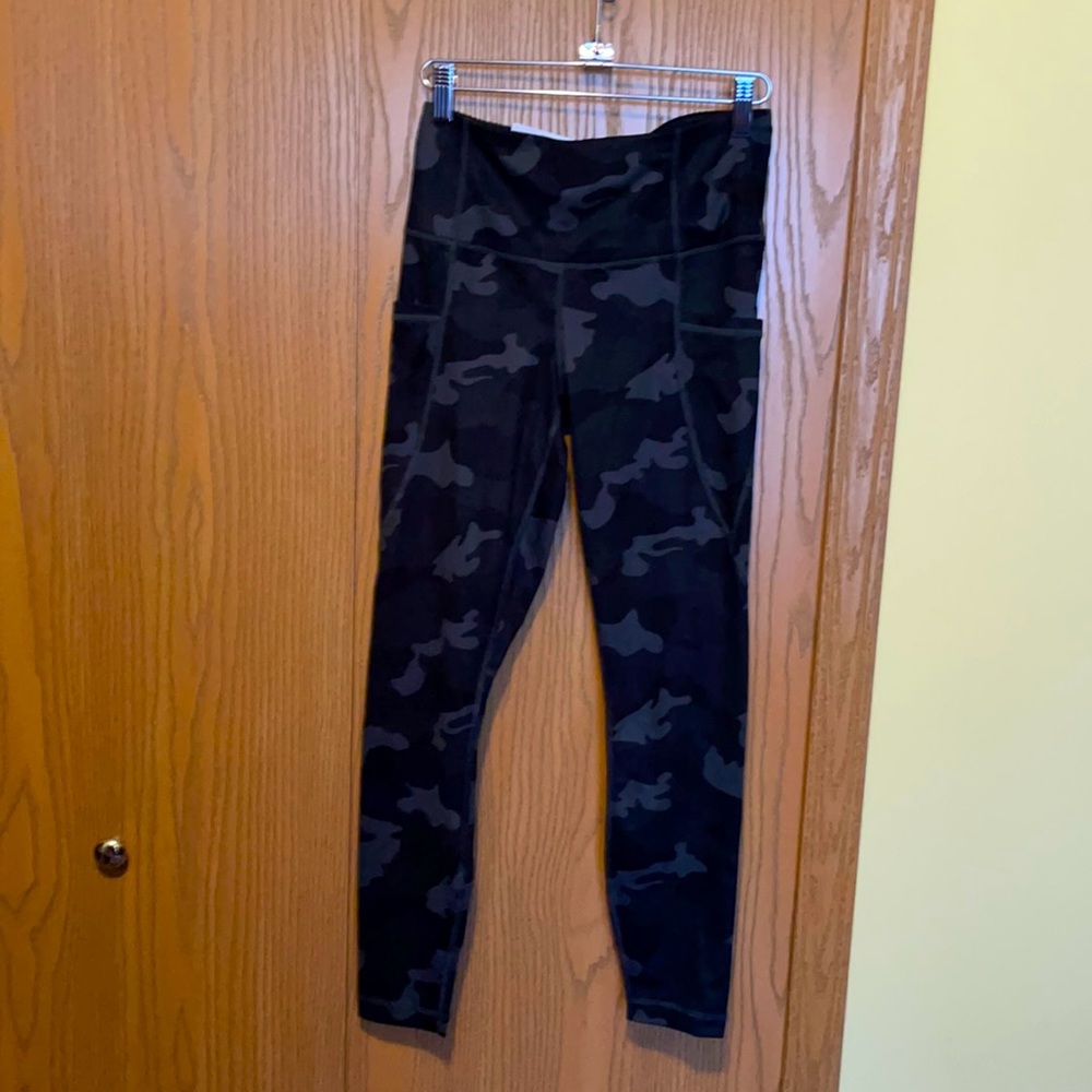 Color camo army green with size pockets